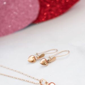 Conjunto oro 18k aros y collar corazón