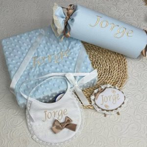 Pack , Babero,antivuelco,Broche,Manta